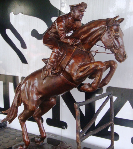 Humberto_Mariles_escultura